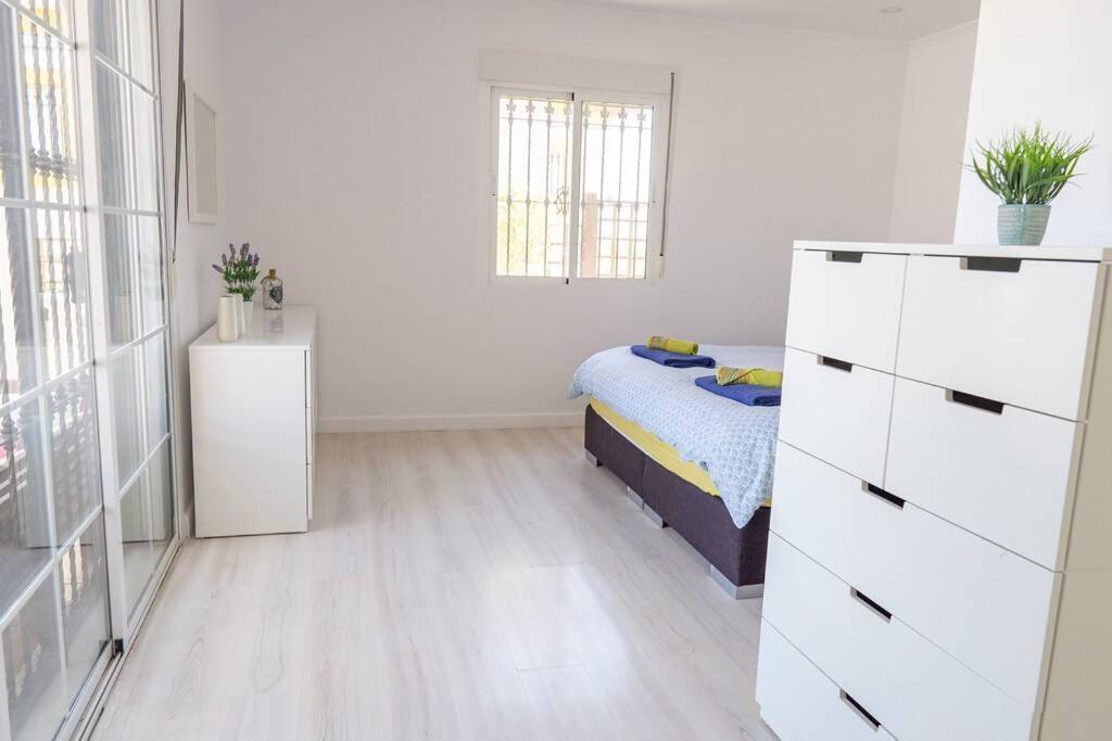 Casa Lilly-Rose, A Beautiful 3 Bedroom Detached Villa A Short Walk To The Villamartin Plaza & Golf Course Exterior foto