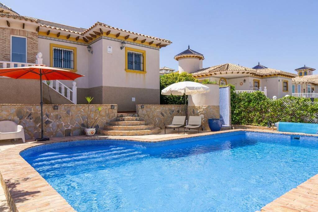 Casa Lilly-Rose, A Beautiful 3 Bedroom Detached Villa A Short Walk To The Villamartin Plaza & Golf Course Exterior foto