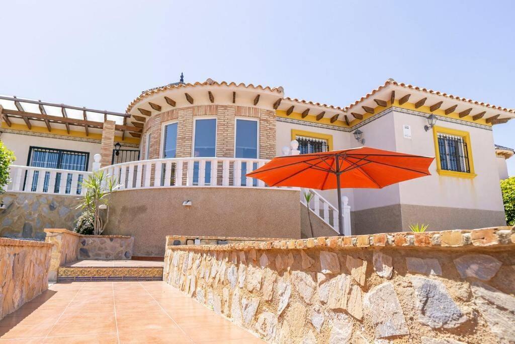 Casa Lilly-Rose, A Beautiful 3 Bedroom Detached Villa A Short Walk To The Villamartin Plaza & Golf Course Exterior foto