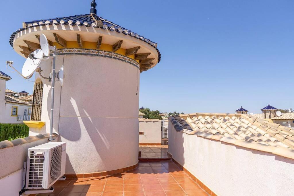Casa Lilly-Rose, A Beautiful 3 Bedroom Detached Villa A Short Walk To The Villamartin Plaza & Golf Course Exterior foto