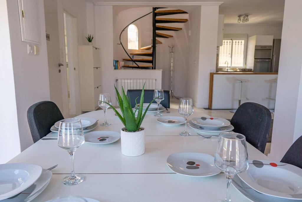 Casa Lilly-Rose, A Beautiful 3 Bedroom Detached Villa A Short Walk To The Villamartin Plaza & Golf Course Exterior foto