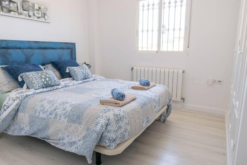 Casa Lilly-Rose, A Beautiful 3 Bedroom Detached Villa A Short Walk To The Villamartin Plaza & Golf Course Exterior foto