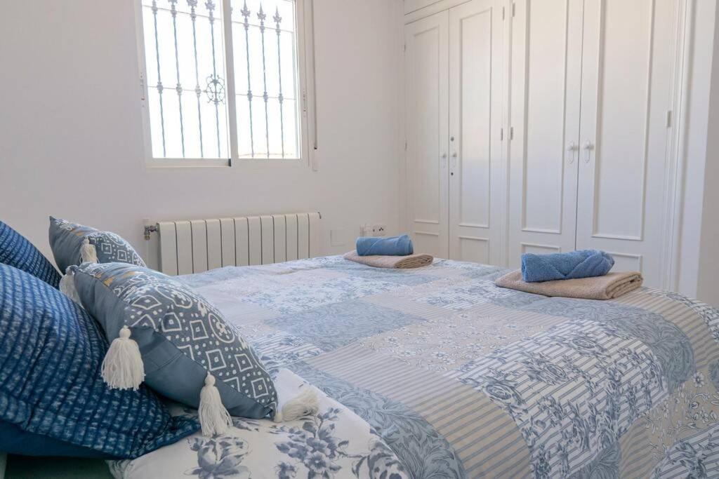 Casa Lilly-Rose, A Beautiful 3 Bedroom Detached Villa A Short Walk To The Villamartin Plaza & Golf Course Exterior foto