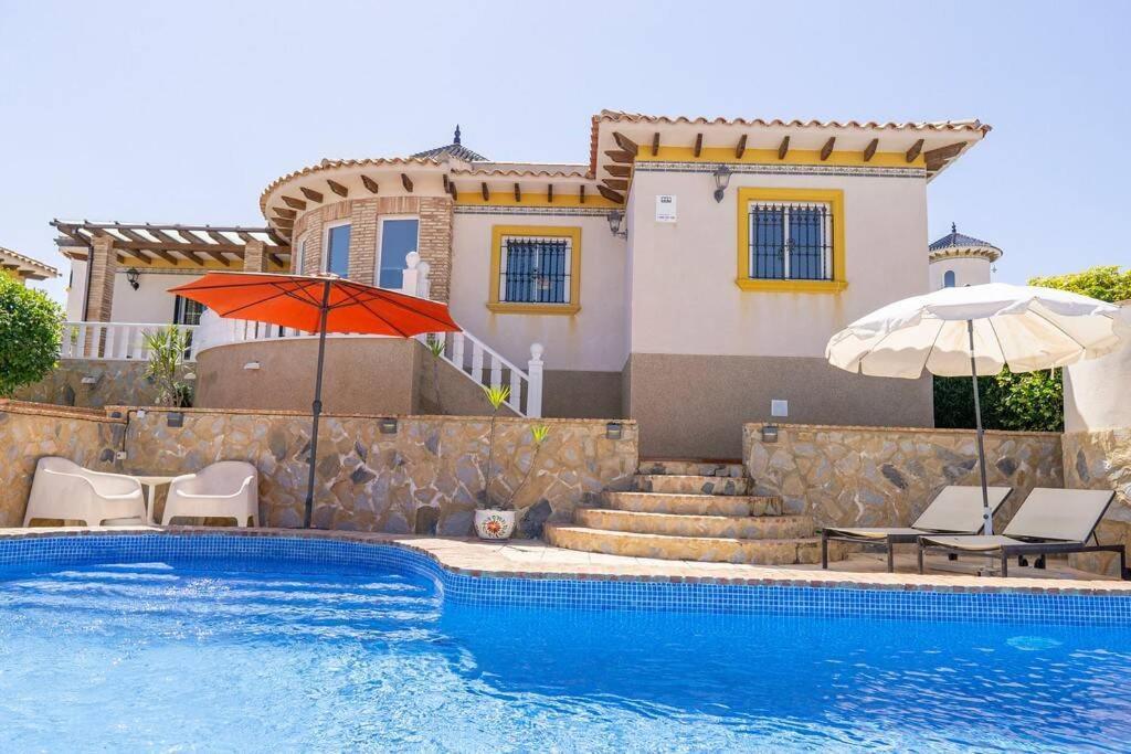 Casa Lilly-Rose, A Beautiful 3 Bedroom Detached Villa A Short Walk To The Villamartin Plaza & Golf Course Exterior foto