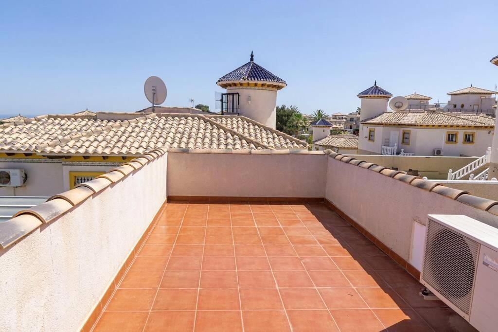 Casa Lilly-Rose, A Beautiful 3 Bedroom Detached Villa A Short Walk To The Villamartin Plaza & Golf Course Exterior foto