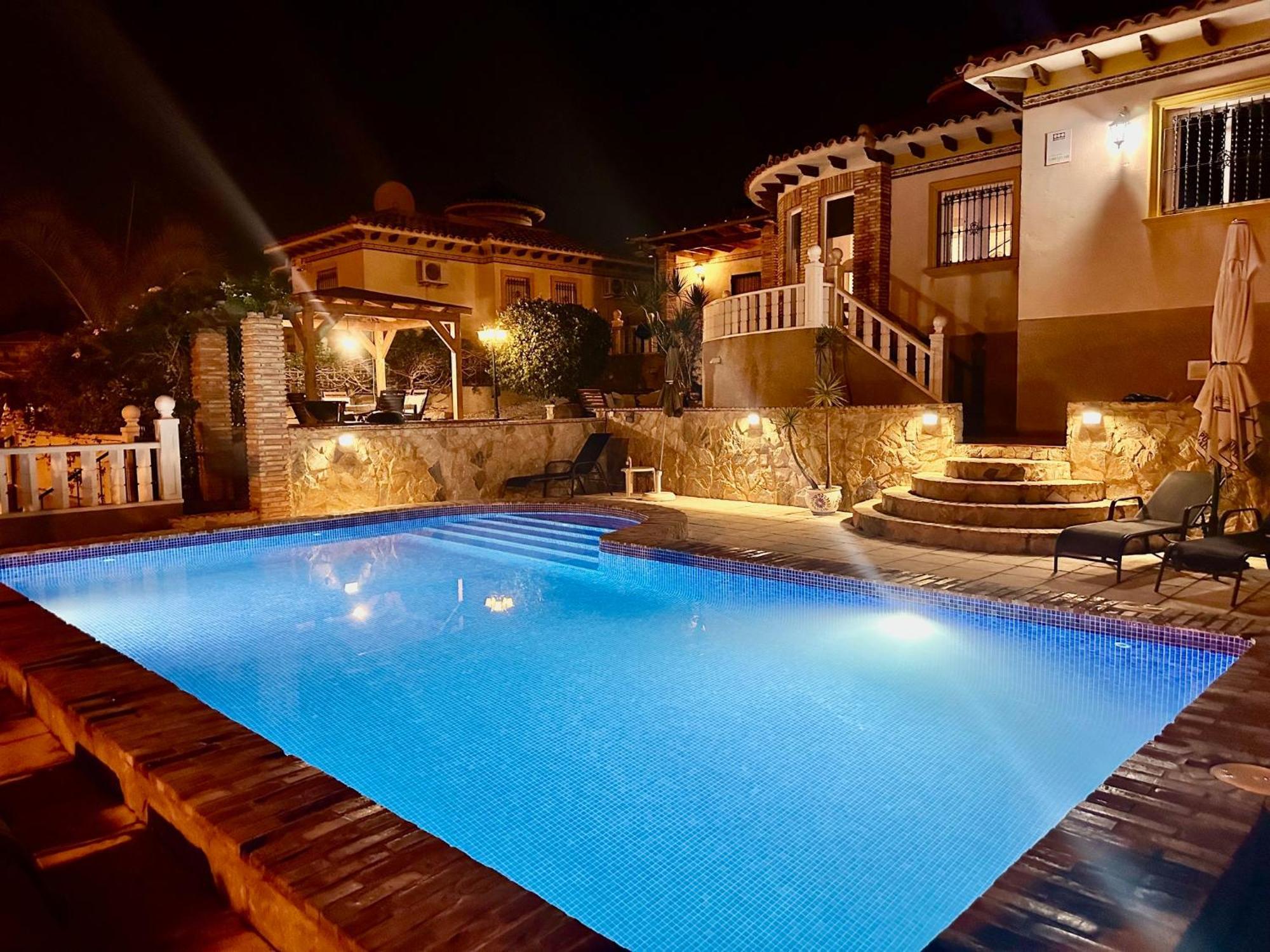 Casa Lilly-Rose, A Beautiful 3 Bedroom Detached Villa A Short Walk To The Villamartin Plaza & Golf Course Exterior foto